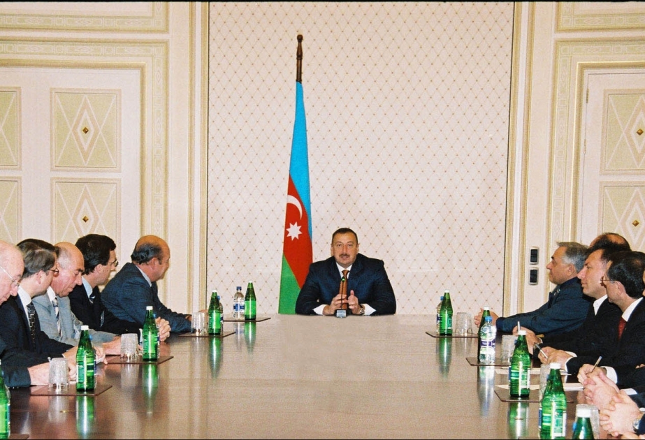 AZƏRBAYCAN PREZİDENTİ İLHAM ƏLİYEV FRANSA SAHİBKARLAR BİRLİYİNİN (MEDEF) QAFQAZ VƏ ORTA ASİYA KOMİTƏSİNİN ÜZVLƏRİNDƏN İBARƏT NÜMAYƏNDƏ HEYƏTİNİ QƏBUL ETMİŞDİR