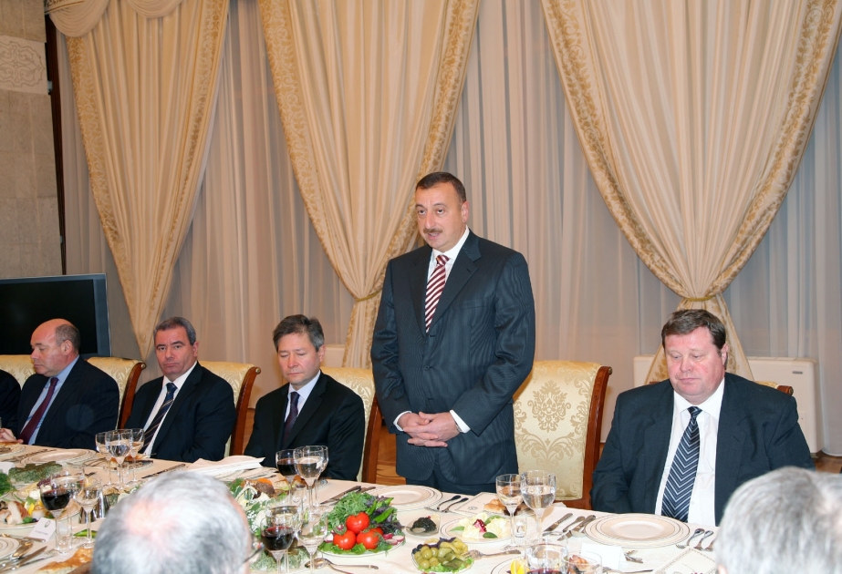 RUSİYA HÖKUMƏTİ SƏDRİNİN ŞƏRƏFİNƏ