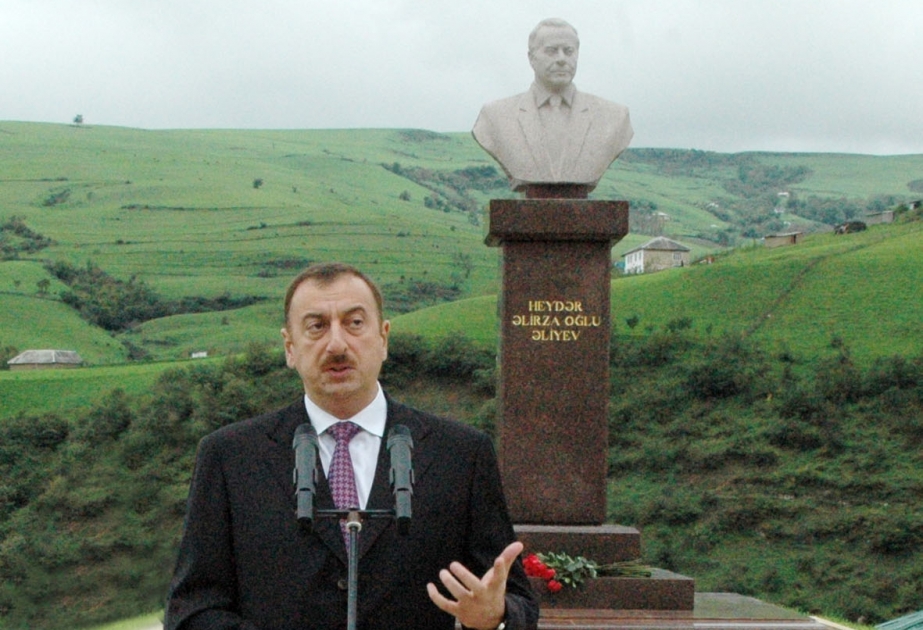 AZƏRBAYCANIN HƏR BİR BÖLGƏSİNİN HƏRTƏRƏFLİ İNKİŞAFINI TƏMİN ETMƏK DÖVLƏTİN ƏSAS MƏQSƏDİDİRYARDIMLI RAYONUNA MAVİ YANACAĞIN VERİLMƏSİ MÜNASİBƏTİLƏ TƏNTƏNƏLİ MƏRASİMDƏ AZƏRBAYCAN PREZİDENTİ İLHAM ƏLİYEVİN NİTQİ