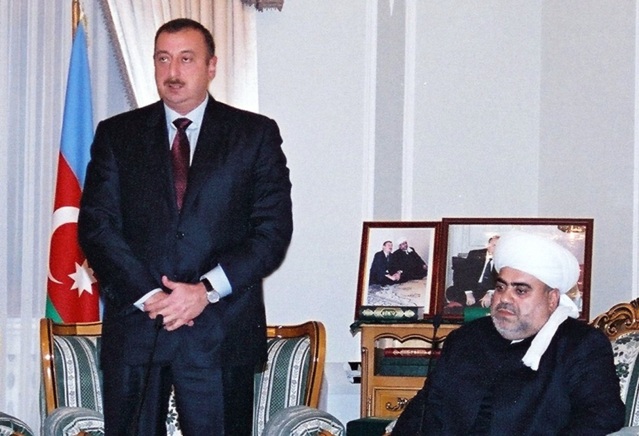 ŞEYXÜLİSLAM MÜQƏDDƏS RAMAZAN AYI MÜNASİBƏTİLƏ İFTAR SÜFRƏSİ AÇMIŞDIR AZƏRBAYCAN PREZİDENTİ İLHAM ƏLİYEV İFTAR MƏRASİMİNDƏ İŞTİRAK ETMİŞDİR