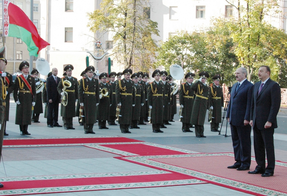 MİNSKDƏ RƏSMİ QARŞILANMA MƏRASİMİ