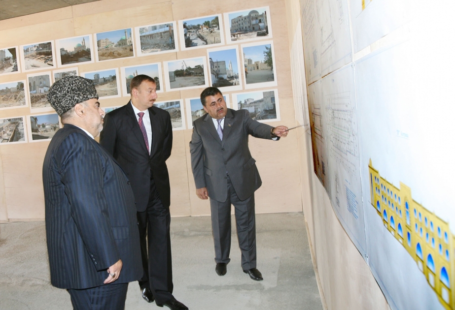 AZƏRBAYCAN PREZİDENTİ İLHAM ƏLİYEV TƏZƏPİR MƏSCİDİNDƏ VƏ ONUN ƏRAZİSİNDƏ APARILANTƏMİR-TİKİNTİ VƏ ABADLIQ İŞLƏRİ İLƏ TANIŞ OLMUŞDUR