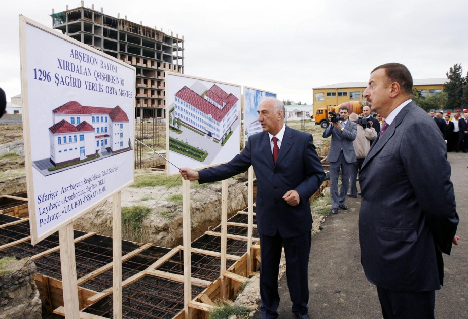 XIRDALAN QƏSƏBƏSİNDƏ ORTA MƏKTƏB BİNASININ TƏMƏLİ QOYULMUŞDUR