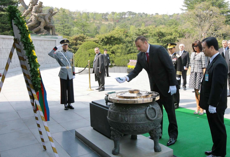 “MİLLİ HƏRBİ MEMORİAL” ABİDƏSİNİ ZİYARƏT