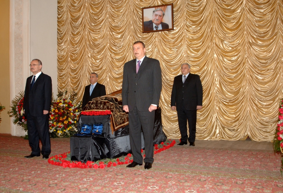 PREZİDENT İLHAM ƏLİYEV APRELİN 5-DƏ XALQ ŞAİRİ QABİLLƏ VİDALAŞMA MƏRASİMİNDƏ İŞTİRAK ETMİŞDİR