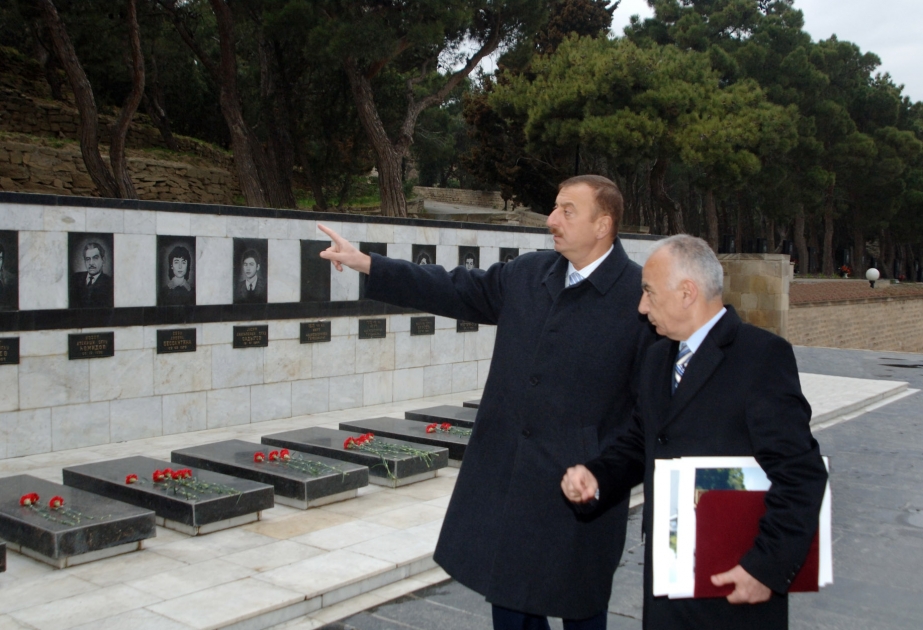 AZƏRBAYCAN PREZİDENTİ İLHAM ƏLİYEV ŞƏHİDLƏR XİYABANINDA APARILACAQ TƏMİR VƏ YENİDƏNQURMA İŞLƏRİ İLƏ MARAQLANMIŞDIR