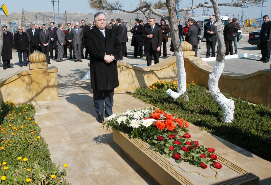 MÜHƏNDİS PAVEL POTOTSKİNİN MƏZARINI ZİYARƏT