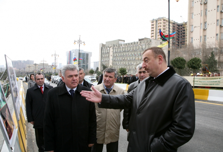 BAKIDA NÖVBƏTİ YOL QOVŞAĞI İSTİFADƏYƏ VERİLMİŞDİR AZƏRBAYCAN PREZİDENTİ İLHAM ƏLİYEV MƏRASİMDƏ İŞTİRAK ETMİŞDİR
