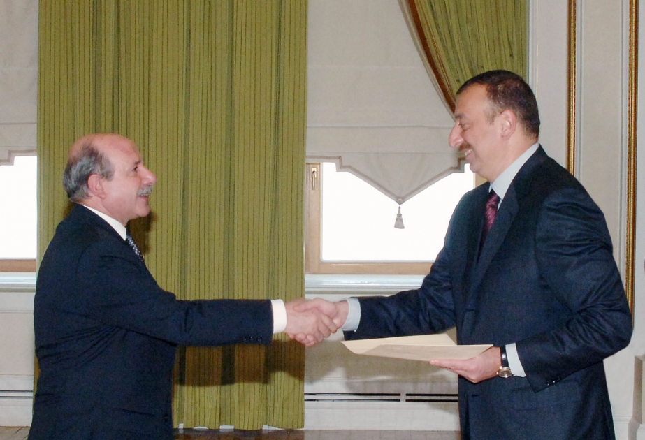 AZƏRBAYCAN PREZİDENTİ İLHAM ƏLİYEV ARGENTİNANIN ÖLKƏMİZDƏ YENİ TƏYİN OLUNMUŞ SƏFİRİNİN ETİMADNAMƏSİNİ QƏBUL ETMİŞDİR
