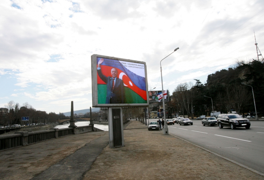 HEYDƏR ƏLİYEV ADINA PROSPEKTİN TƏNTƏNƏLİ AÇILIŞ MƏRASİMİ