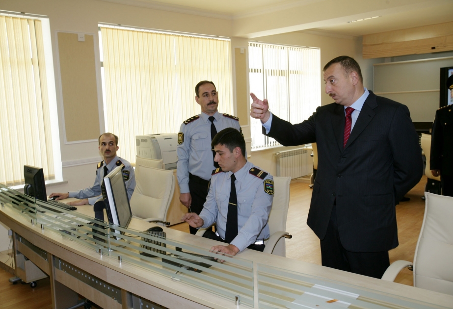 BAKI ŞƏHƏR BAŞ DÖVLƏT YOL POLİSİ İDARƏSİNİN YENİ İNZİBATİ BİNASININ AÇILIŞI OLMUŞDUR AZƏRBAYCAN PREZİDENTİ İLHAM ƏLİYEV MƏRASİMDƏ İŞTİRAK ETMİŞDİR