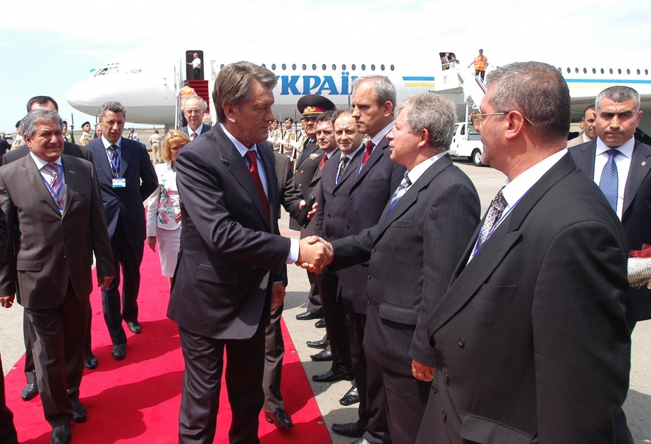 UKRAYNA PREZİDENTİ VİKTOR YUŞŞENKO BAKIYA GƏLMİŞDİR