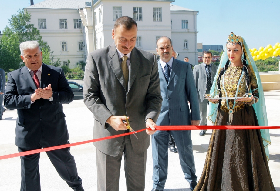 BAKIDA “XƏTAİ” TİCARƏT VƏ İSTİRAHƏT MƏRKƏZİ İSTİFADƏYƏ VERİLMİŞDİR AZƏRBAYCAN PREZİDENTİ İLHAM ƏLİYEV MƏRASİMDƏ İŞTİRAK ETMİŞDİR