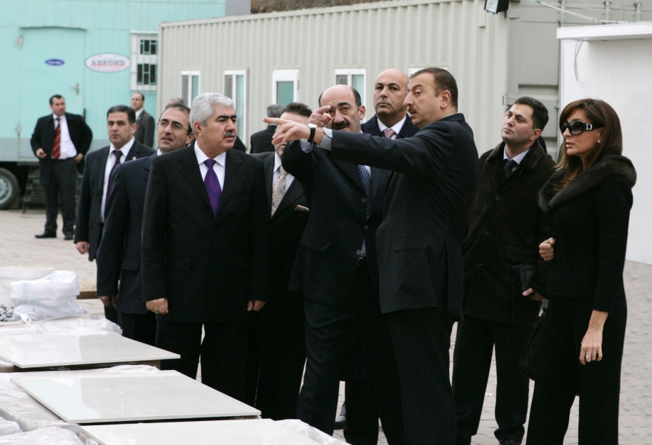 AZƏRBAYCAN PREZİDENTİ İLHAM ƏLİYEV HEYDƏR ƏLİYEV ADINA SARAYDA APARILAN ƏSASLI YENİDƏNQURMA İŞLƏRİ İLƏ TANIŞ OLMUŞDUR