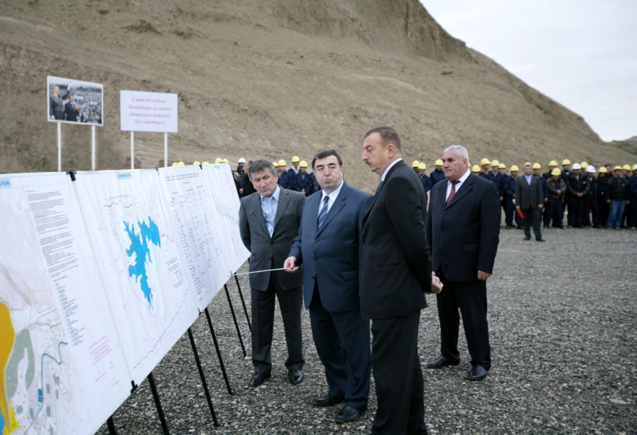DƏVƏÇİ RAYONUNDA TAXTAKÖRPÜ SU ANBARININ VƏ SU ELEKTRİK STANSİYASININ TƏMƏLİ QOYULMUŞDUR AZƏRBAYCAN PREZİDENTİ İLHAM ƏLİYEV MƏRASİMDƏ İŞTİRAK ETMİŞDİR