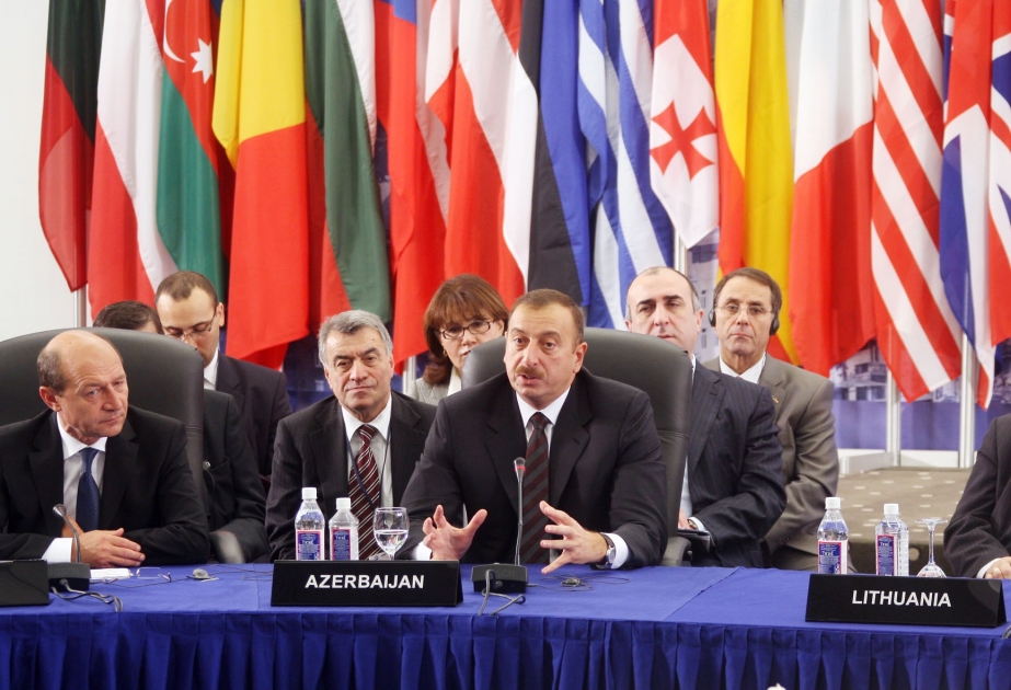 AZƏRBAYCAN PREZİDENTİ İLHAM ƏLİYEVİN LİTVAYA İŞGÜZAR SƏFƏRİ DÖVLƏTİMİZİN BAŞÇISI ENERJİ TƏHLÜKƏSİZLİYİNƏ DAİR BEYNƏLXALQ KONFRANSDA ÇIXIŞ ETMİŞDİR