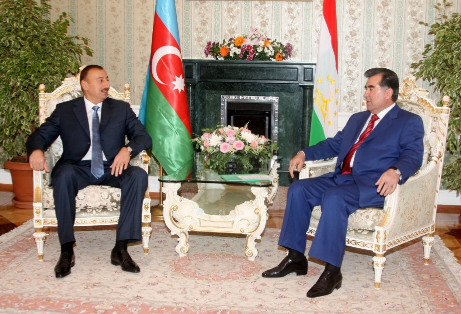 AZƏRBAYCAN PREZİDENTİ İLHAM ƏLİYEVİN VƏ TACİKİSTAN PREZİDENTİ EMOMƏLİ RƏHMONUN TƏKBƏTƏK GÖRÜŞÜ