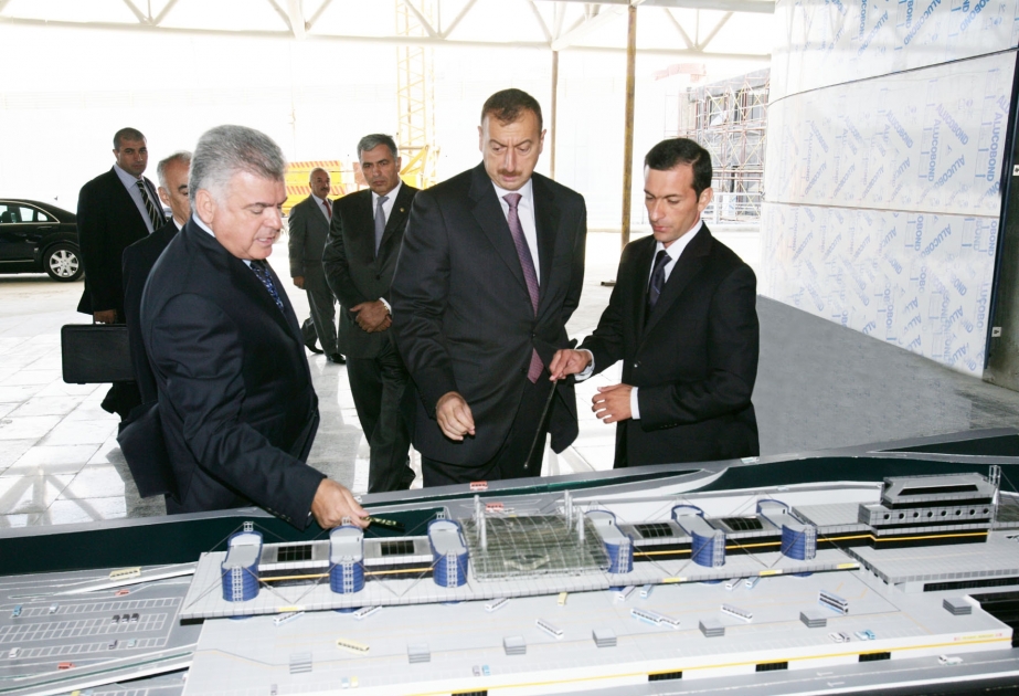 AZƏRBAYCAN PREZİDENTİ İLHAM ƏLİYEV BAKI BEYNƏLXALQ VƏ ŞƏHƏRLƏRARASI AVTOVAĞZAL KOMPLEKSİNDƏ TİKİNTİ İŞLƏRİNİN GEDİŞİ İLƏ TANIŞ OLMUŞDUR