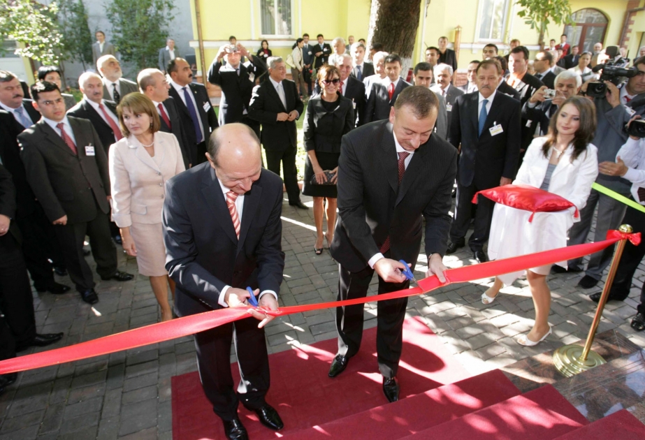 BUXARESTDƏ HEYDƏR ƏLİYEV FONDUNUN NÜMAYƏNDƏLİYİNİN AÇILIŞI OLMUŞDUR
