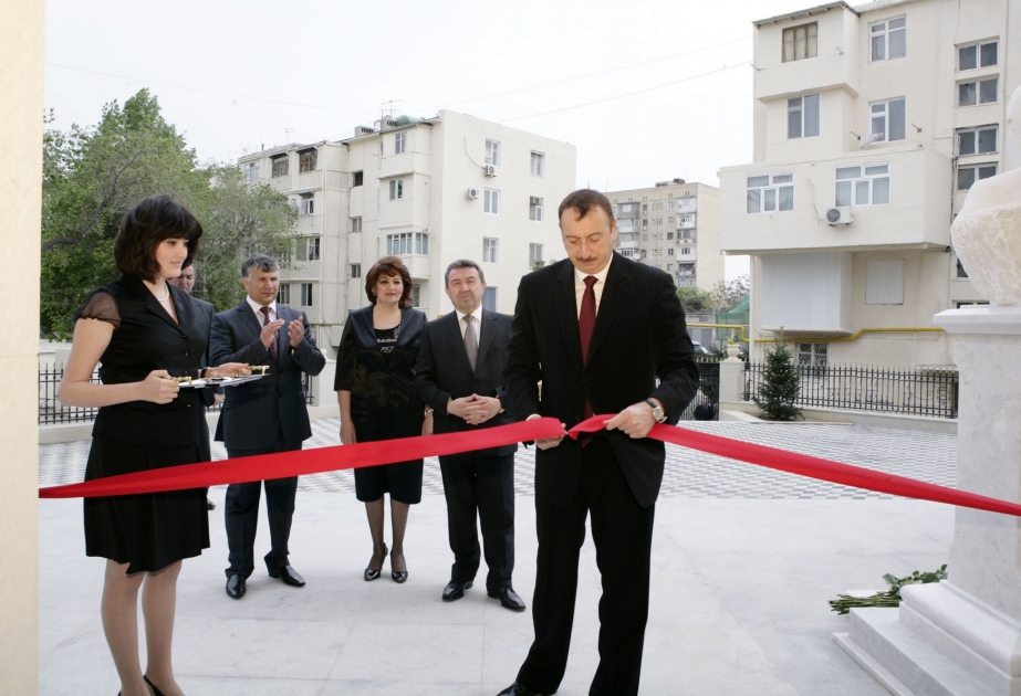 AZƏRBAYCAN PREZİDENTİ İLHAM ƏLİYEV BAKININ YASAMAL RAYONUNDA GÖRKƏMLİ OFTALMOLOQ ALİM, AKADEMİK ZƏRİFƏ ƏLİYEVANIN ADINI DAŞIYAN MƏKTƏBİN AÇILIŞINDA İŞTİRAK ETMİŞDİR