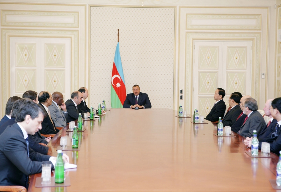 AZƏRBAYCAN PREZİDENTİ İLHAM ƏLİYEV BEYNƏLXALQ ANTİKORRUPSİYA ORQANLARI ASSOSİASİYASI İCRAİYYƏ KOMİTƏSİNİN BAKIDA KEÇİRİLƏN İCLASININ İŞTİRAKÇILARINI QƏBUL ETMİŞDİR