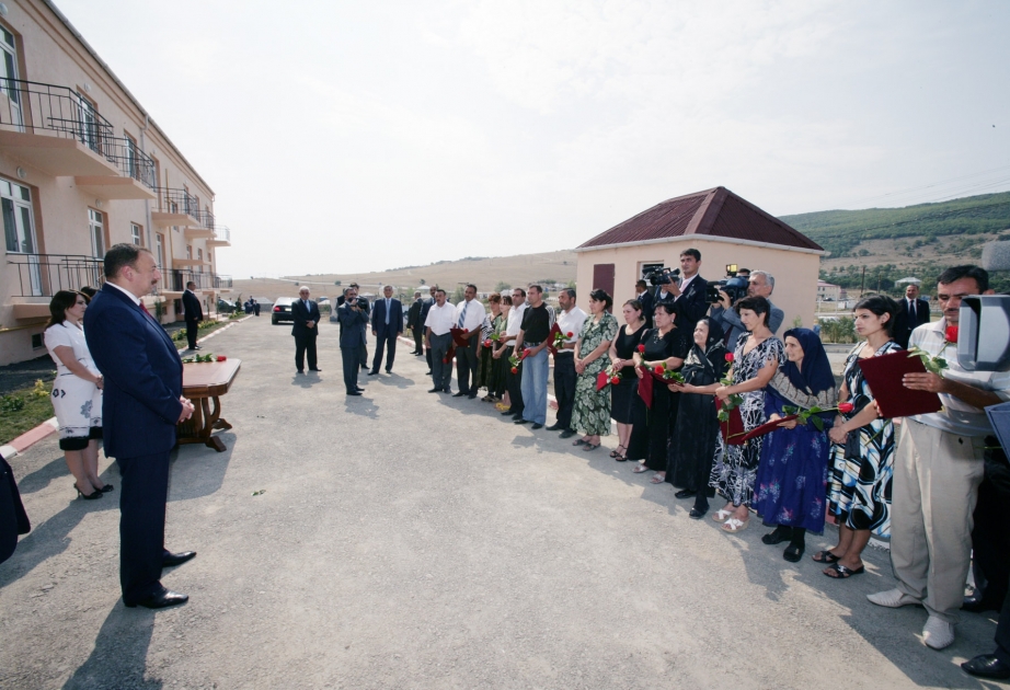 QARABAĞ MÜHARİBƏSİ ƏLİLLƏRİNƏ VƏ ŞƏHİD AİLƏLƏRİNƏ YENİ MƏNZİLLƏR VERİLMİŞDİR
