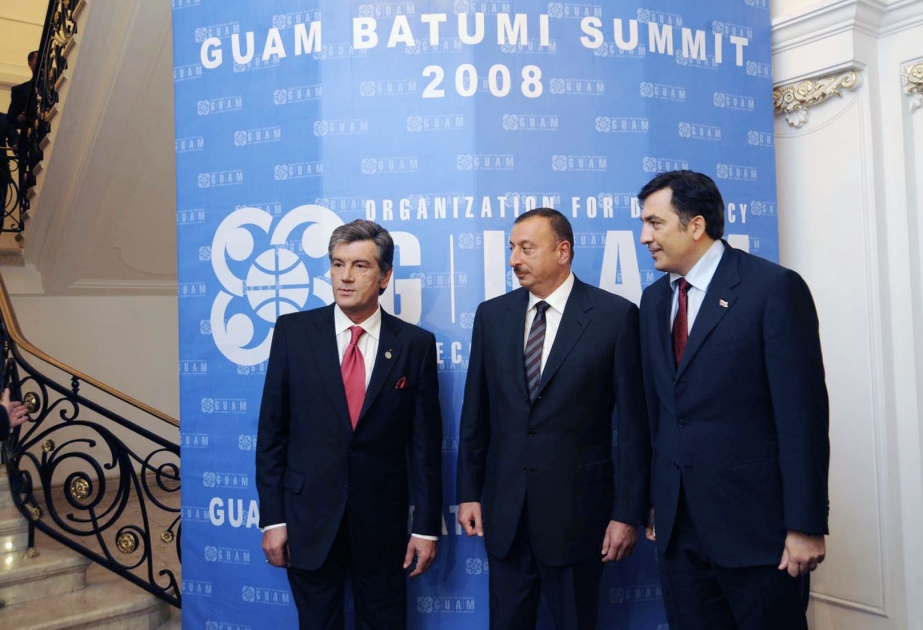 BATUMİDƏ GUAM DÖVLƏT BAŞÇILARI ŞURASININ İCLASI KEÇİRİLMİŞDİR