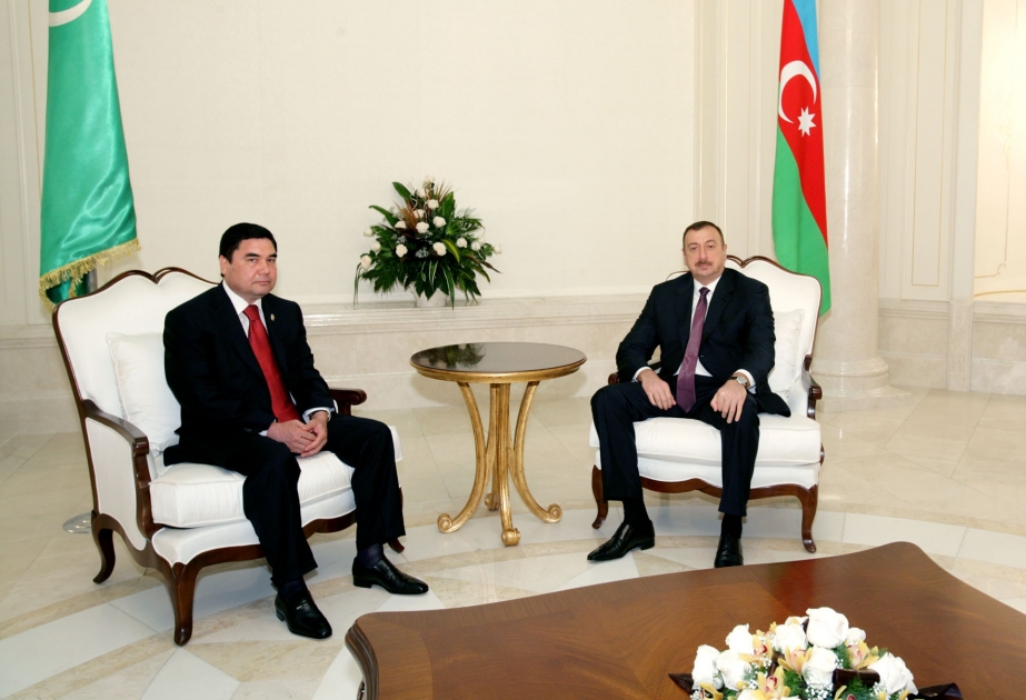AZƏRBAYCAN VƏ TÜRKMƏNİSTAN PREZİDENTLƏRİNİN TƏKBƏTƏK GÖRÜŞÜ