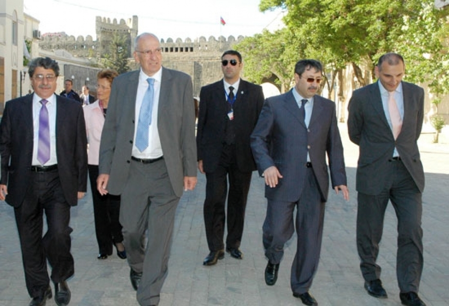İÇƏRİŞƏHƏRDƏ GƏZİNTİ