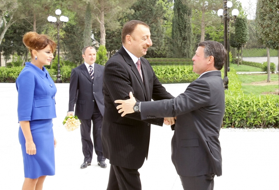 DÖVLƏT İQAMƏTGAHINDA RƏSMİ QARŞILANMA MƏRASİMİ