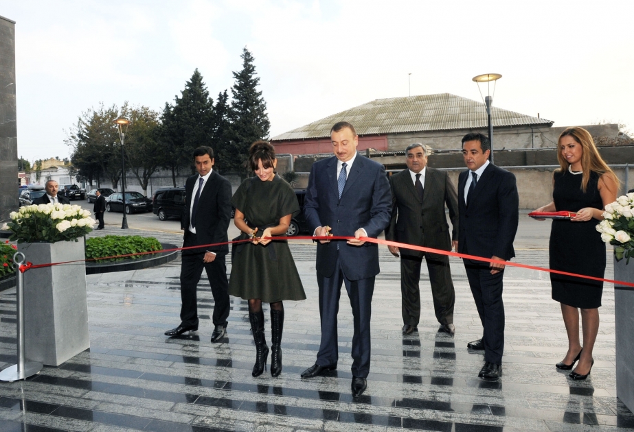 AZƏRBAYCAN PREZİDENTİ İLHAM ƏLİYEV “ŞÜVƏLAN PARK” TİCARƏT MƏRKƏZİNİN AÇILIŞINDA İŞTİRAK ETMİŞDİR