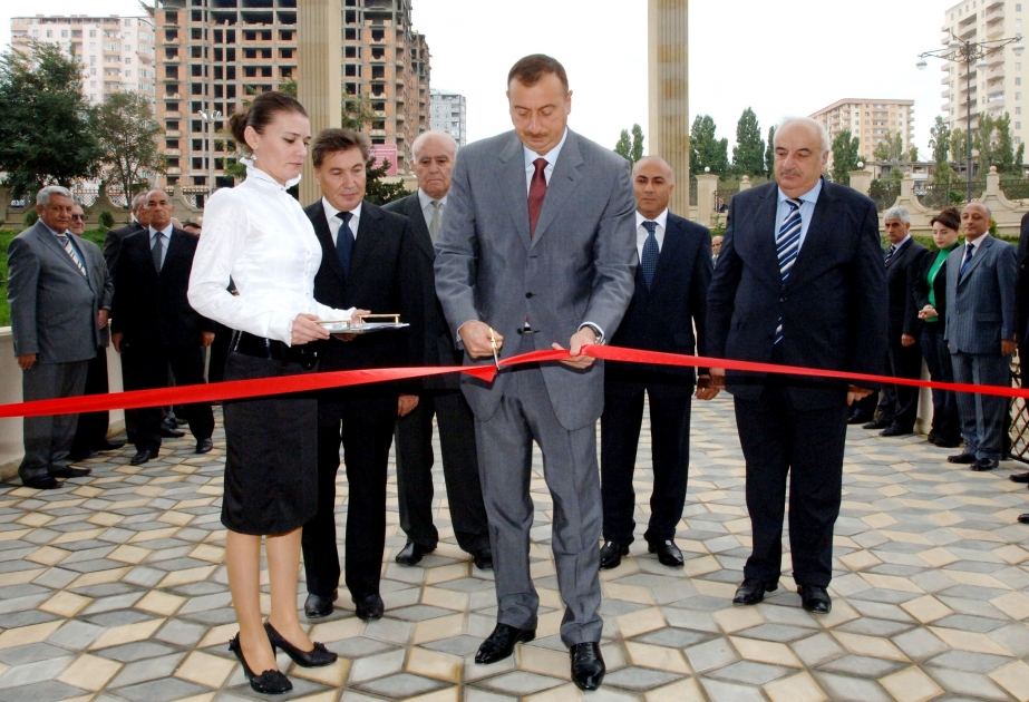 AZƏRBAYCAN PREZİDENTİ İLHAM ƏLİYEV MİLLİ ARXİV İDARƏSİNİN YENİ BİNASININ İSTİFADƏYƏ VERİLMƏSİ MƏRASİMİNDƏ İŞTİRAK ETMİŞDİR