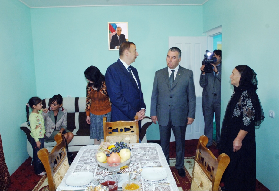 BEYLƏQAN RAYONU ƏRAZİSİNDƏ XOCAVƏNDLİ MƏCBURİ KÖÇKÜNLƏR ÜÇÜN SALINMIŞ QƏSƏBƏNİN AÇILIŞI OLMUŞDUR