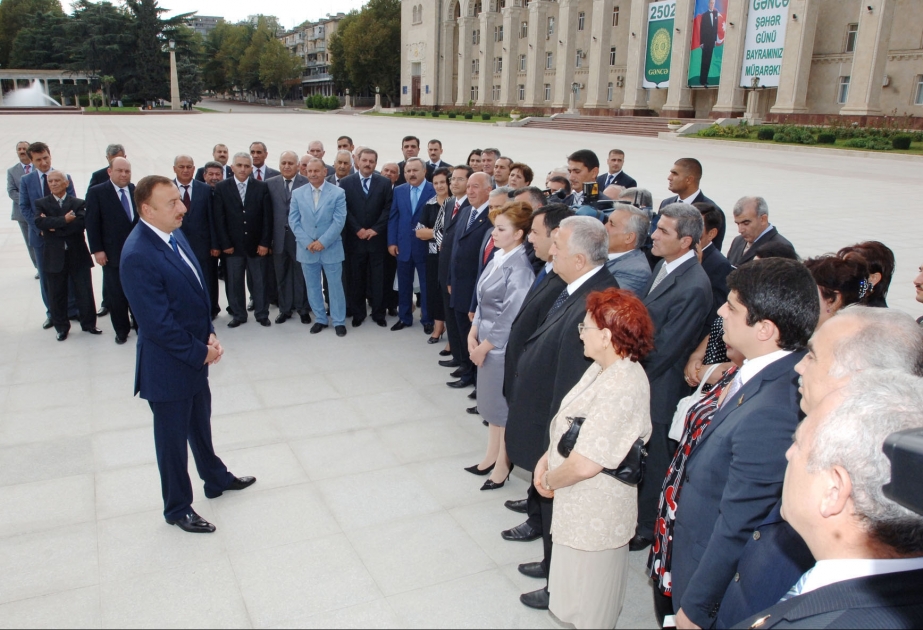 ŞƏHƏR İCTİMAİYYƏTİNİN NÜMAYƏNDƏLƏRİ İLƏ GÖRÜŞ