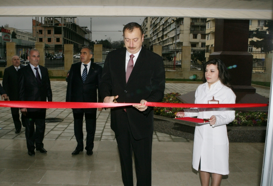 BAKIDA MÜDAFİƏ SƏNAYESİ NAZİRLİYİNİN ELMİ TƏDQİQAT İNSTİTUTUNUN AÇILIŞI OLMUŞDUR  AZƏRBAYCAN PREZİDENTİ İLHAM ƏLİYEV MƏRASİMDƏ İŞTİRAK ETMİŞDİR