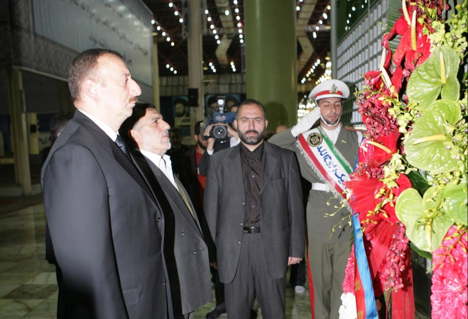 İMAM XOMEYNİNİN MƏQBƏRƏSİNİ ZİYARƏT