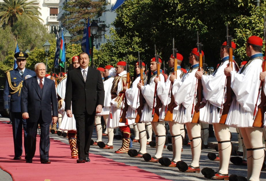 PREZİDENT SARAYI ÖNÜNDƏ RƏSMİ QARŞILANMA MƏRASİMİ
