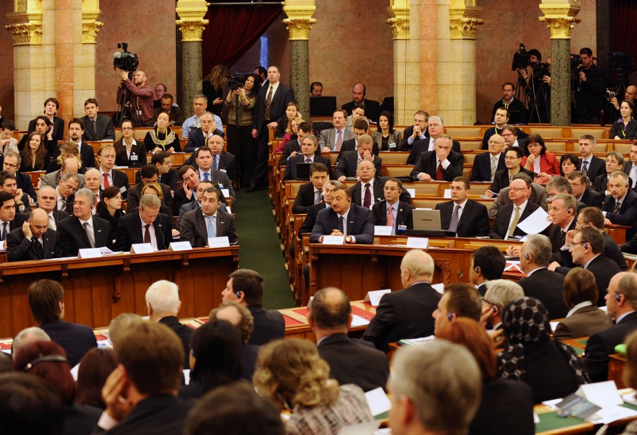 BUDAPEŞTDƏ NABUKKO LAYİHƏSİNƏ DAİR ENERJİ SAMMİTİ KEÇİRİLMİŞDİR  AZƏRBAYCAN PREZİDENTİ İLHAM ƏLİYEV SAMMİTDƏ İŞTİRAK ETMİŞDİR