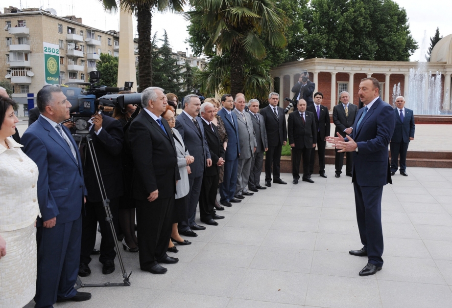 ŞƏHƏR İCTİMAİYYƏTİNİN NÜMAYƏNDƏLƏRİ İLƏ GÖRÜŞ