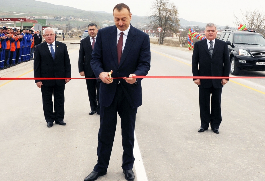 BAKI-ŞAMAXI AVTOMOBİL YOLUNUN YENİDƏNQURMADAN SONRA AÇILIŞI OLMUŞDUR PREZİDENT İLHAM ƏLİYEV MƏRASİMDƏ İŞTİRAK ETMİŞDİR