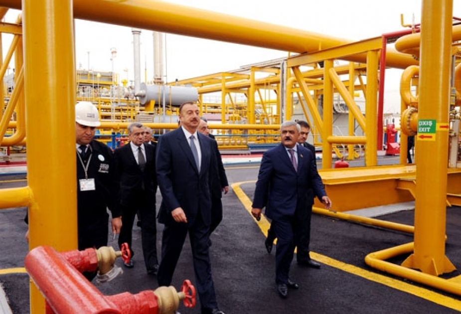 ƏFSANƏVİ NEFT DAŞLARININ 60 İLLİK YUBİLEYİNƏ HƏSR OLUNMUŞ TƏNTƏNƏLİ MƏRASİM AZƏRBAYCAN PREZİDENTİ İLHAM ƏLİYEV MƏRASİMDƏ İŞTİRAK ETMİŞDİR