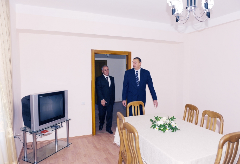 HÖVSAN QƏSƏBƏSİNDƏ II DÜNYA MÜHARİBƏSİ VETERANLARI, QARABAĞ MÜHARİBƏSİ ƏLİLLƏRİ VƏ ŞƏHİD AİLƏLƏRİ ÜÇÜN TİKİLMİŞ YAŞAYIŞ BİNASININ AÇILIŞ MƏRASİMİ OLMUŞDUR PREZİDENT İLHAM ƏLİYEV MƏRASİMDƏ İŞTİRAK ETMİŞDİR