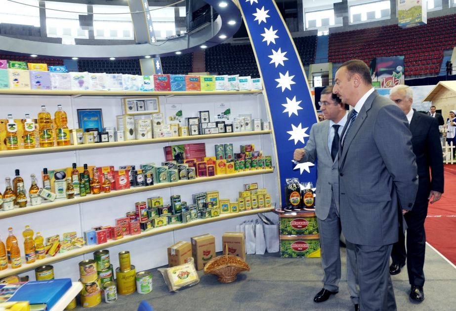 PREZİDENT İLHAM ƏLİYEV BAKIDA “CASPİAN AGRO-2009” KƏND TƏSƏRRÜFATI VƏ ƏRZAQ MƏHSULLARININ İSTEHSALI, EMALI VƏ QABLAŞDIRILMASI BEYNƏLXALQ SƏRGİSİ İLƏ TANIŞ OLMUŞDUR