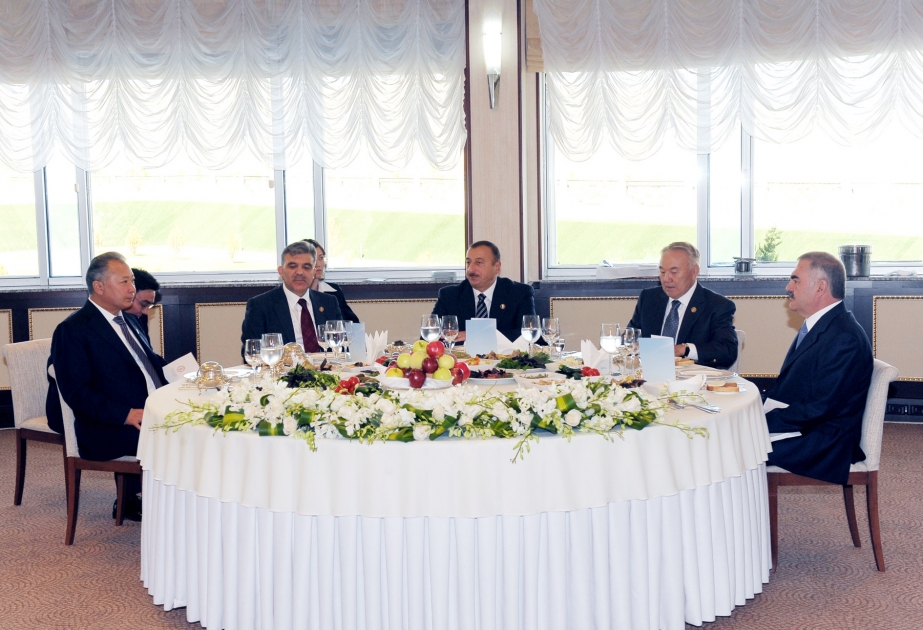 TÜRKDİLLİ ÖLKƏLƏRİN DÖVLƏT BAŞÇILARININ IX ZİRVƏ GÖRÜŞÜNÜN İŞTİRAKÇILARININ ŞƏRƏFİNƏ RƏSMİ QƏBUL