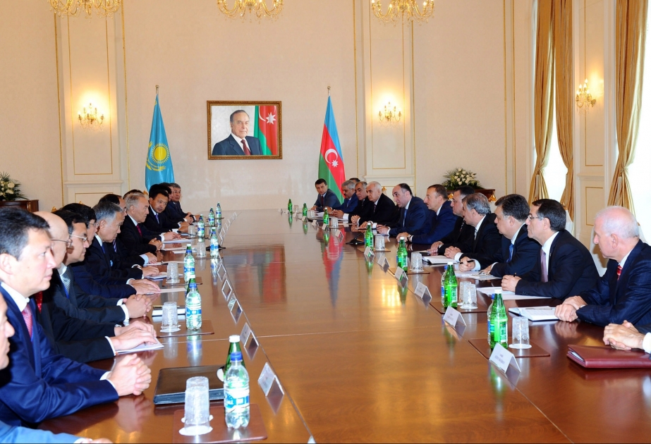 GENİŞ TƏRKİBDƏ GÖRÜŞ