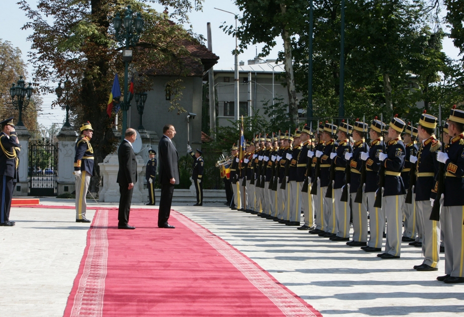RƏSMİ QARŞILANMA MƏRASİMİ