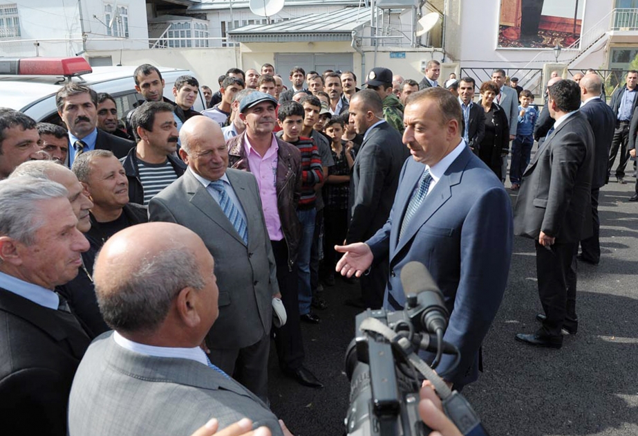 QIRMIZI QƏSƏBƏDƏ SAKİNLƏRLƏ GÖRÜŞ