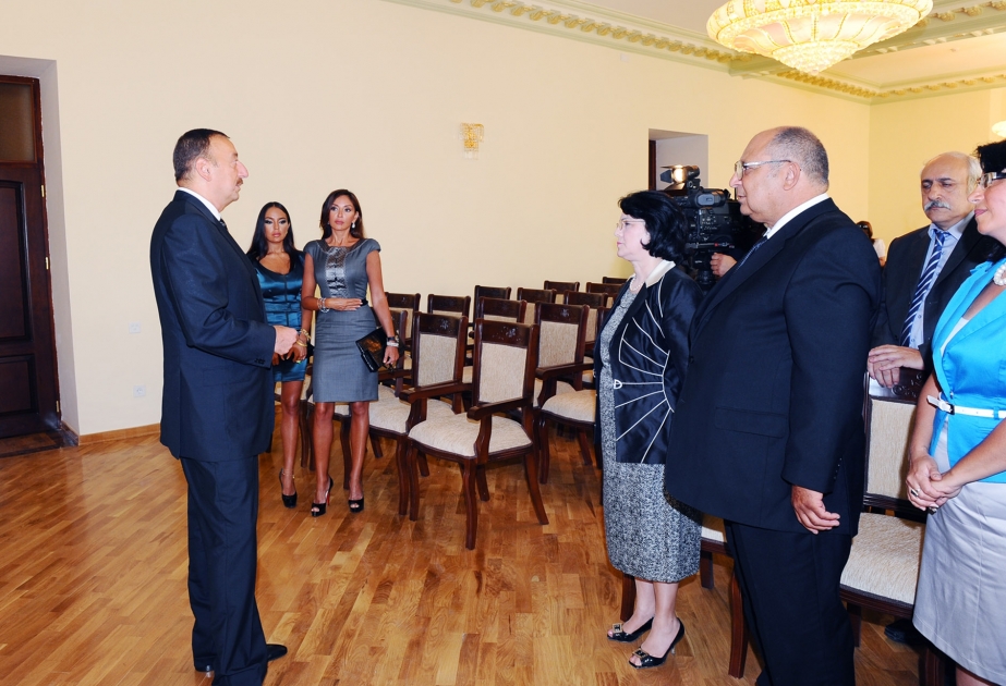 AZƏRBAYCAN BƏSTƏKARLAR İTTİFAQININ BİNASI ƏSASLI TƏMİR VƏ YENİDƏNQURMADAN SONRA İSTİFADƏYƏ VERİLMİŞDİR PREZİDENT İLHAM ƏLİYEV MƏRASİMDƏ İŞTİRAK ETMİŞDİR