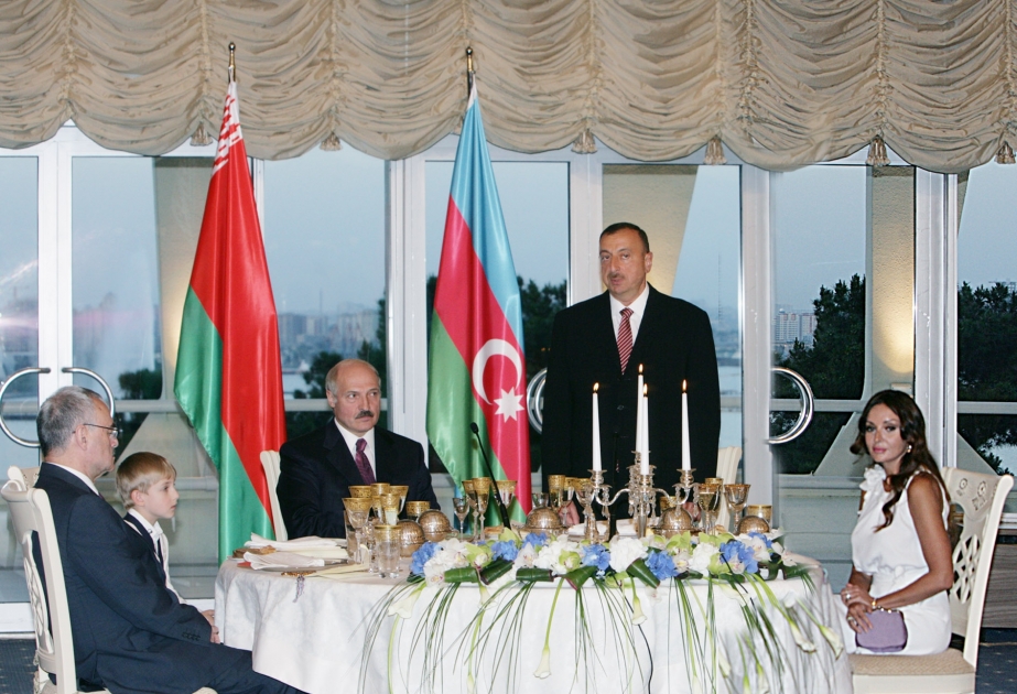 BELARUS RESPUBLİKASININ PREZİDENTİ ALEKSANDR LUKAŞENKONUN AZƏRBAYCAN RESPUBLİKASINA RƏSMİ SƏFƏRİ  ALİ QONAĞIN ŞƏRƏFİNƏ
