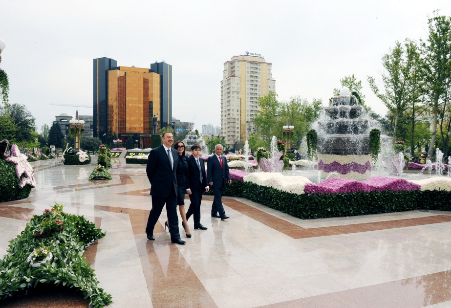 ÜMUMMİLLİ LİDER HEYDƏR ƏLİYEVİN ANADAN OLMASININ 87-Cİ İLDÖNÜMÜ MÜNASİBƏTİLƏ PAYTAXTDA MÖHTƏŞƏM GÜL BAYRAMI TƏŞKİL EDİLMİŞDİR AZƏRBAYCAN PREZİDENTİ İLHAM ƏLİYEV BAYRAMDA OLMUŞDUR